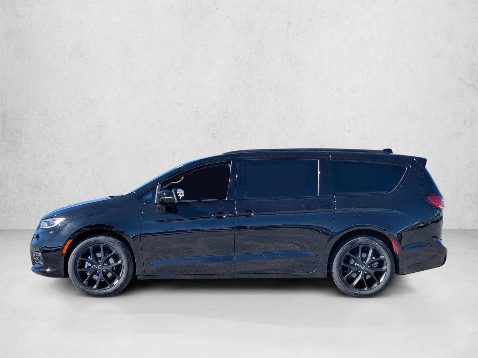 Thumbnail: 2026 Chrysler Pacifica - 2