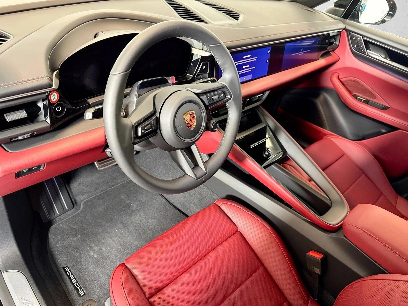 Thumbnail: 2026 Porsche Macan - 3