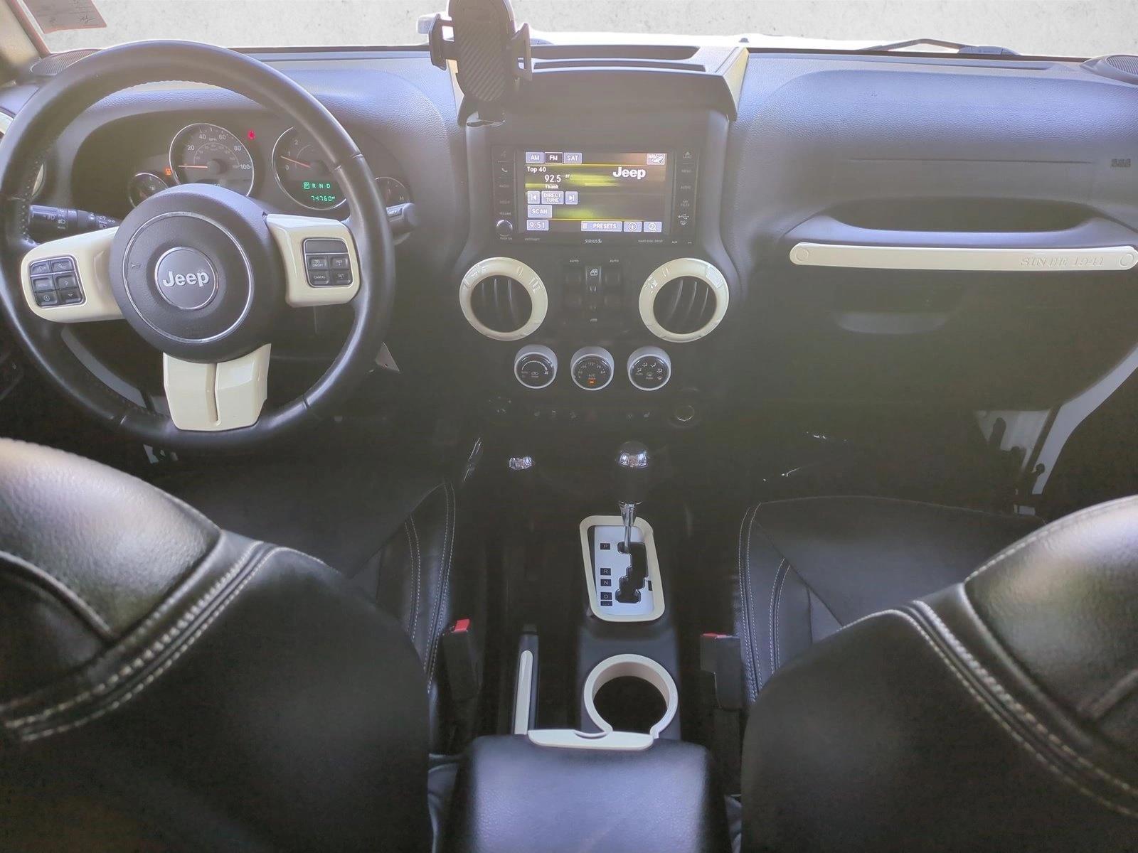 Thumbnail: 2015 Jeep Wrangler - 3