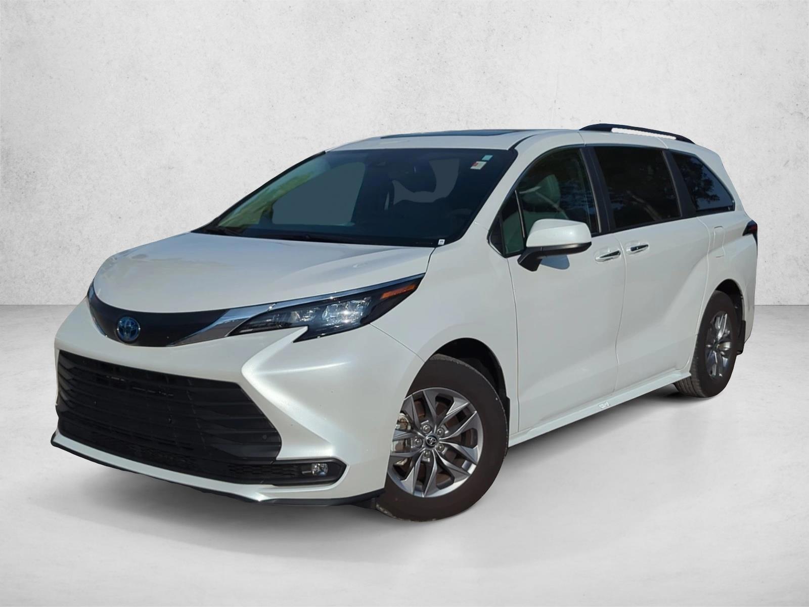 Thumbnail: 2025 Toyota Sienna - 1