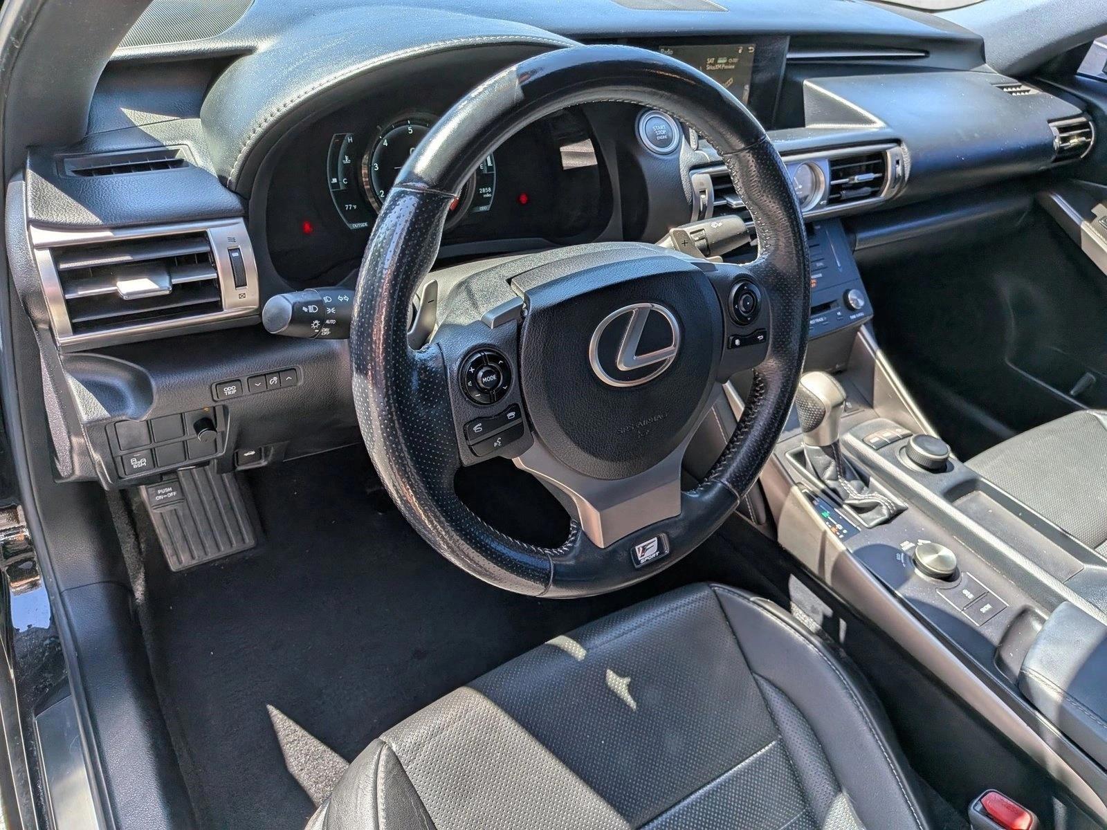 Thumbnail: 2015 Lexus IS - 3