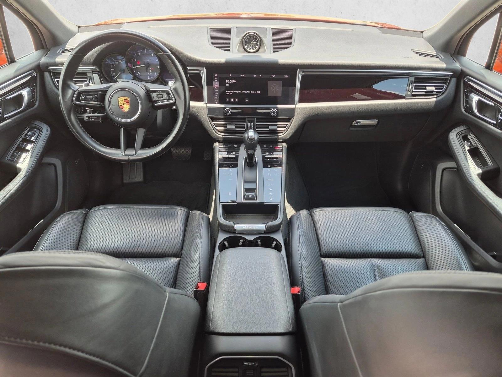 Thumbnail: 2022 Porsche Macan - 3