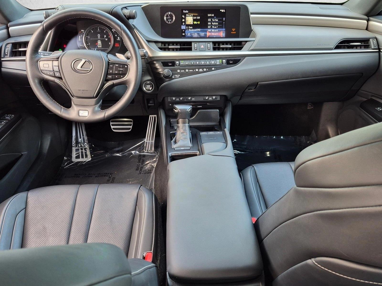 Thumbnail: 2020 Lexus ES - 4