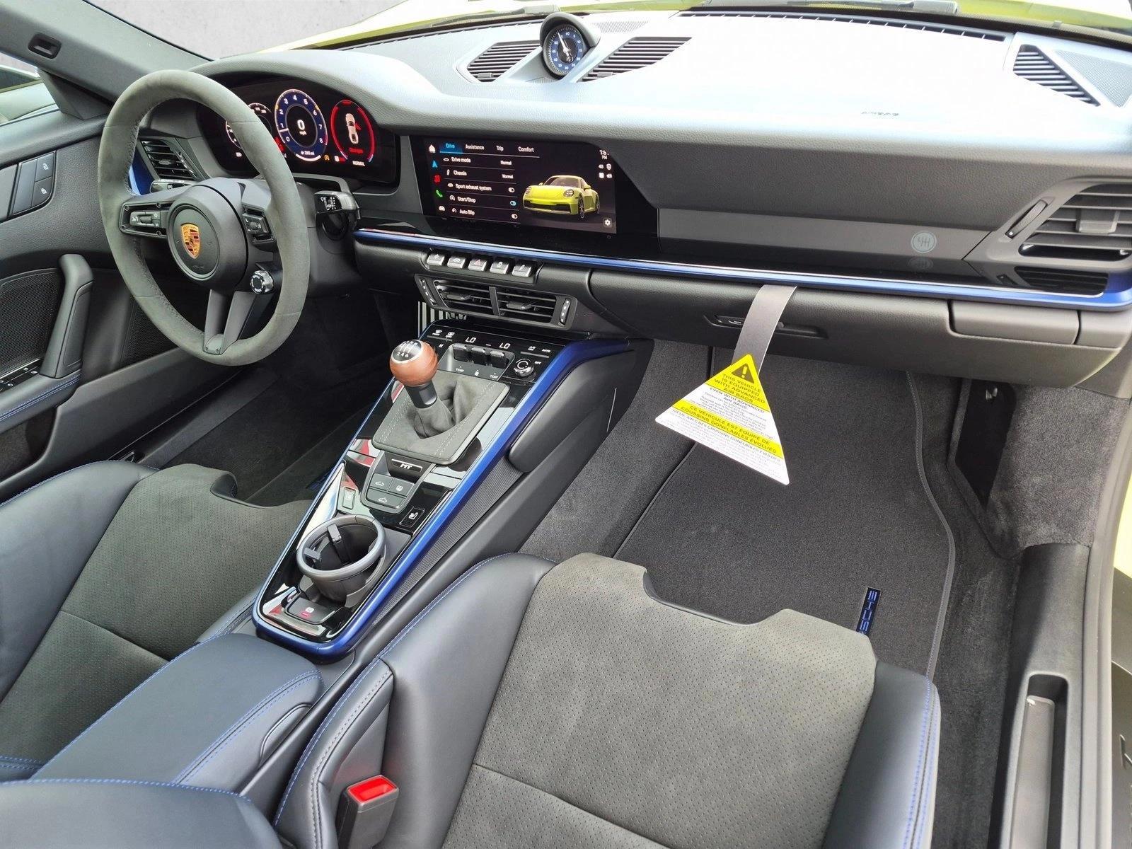 Thumbnail: 2026 Porsche 911 - 5