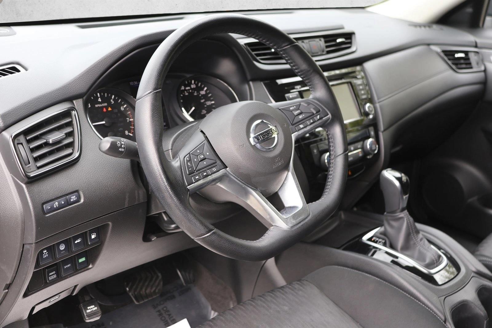 Thumbnail: 2020 Nissan Rogue - 3