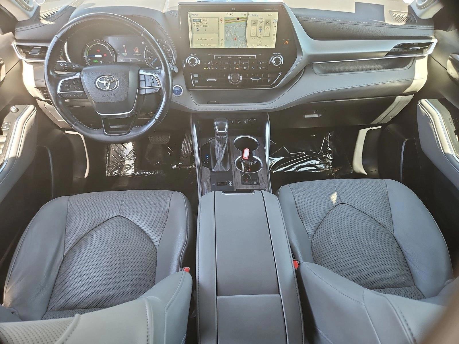 Thumbnail: 2020 Toyota Highlander - 3