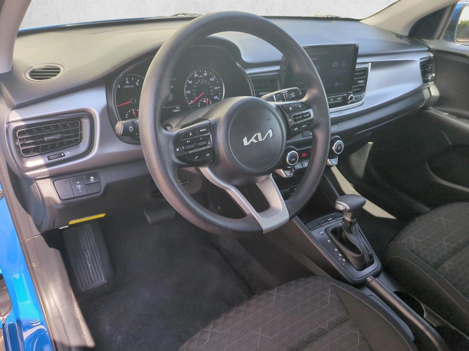 Thumbnail: 2022 Kia Rio - 3