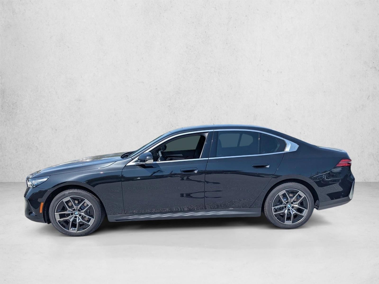 Thumbnail: 2026 BMW 5 Series - 2