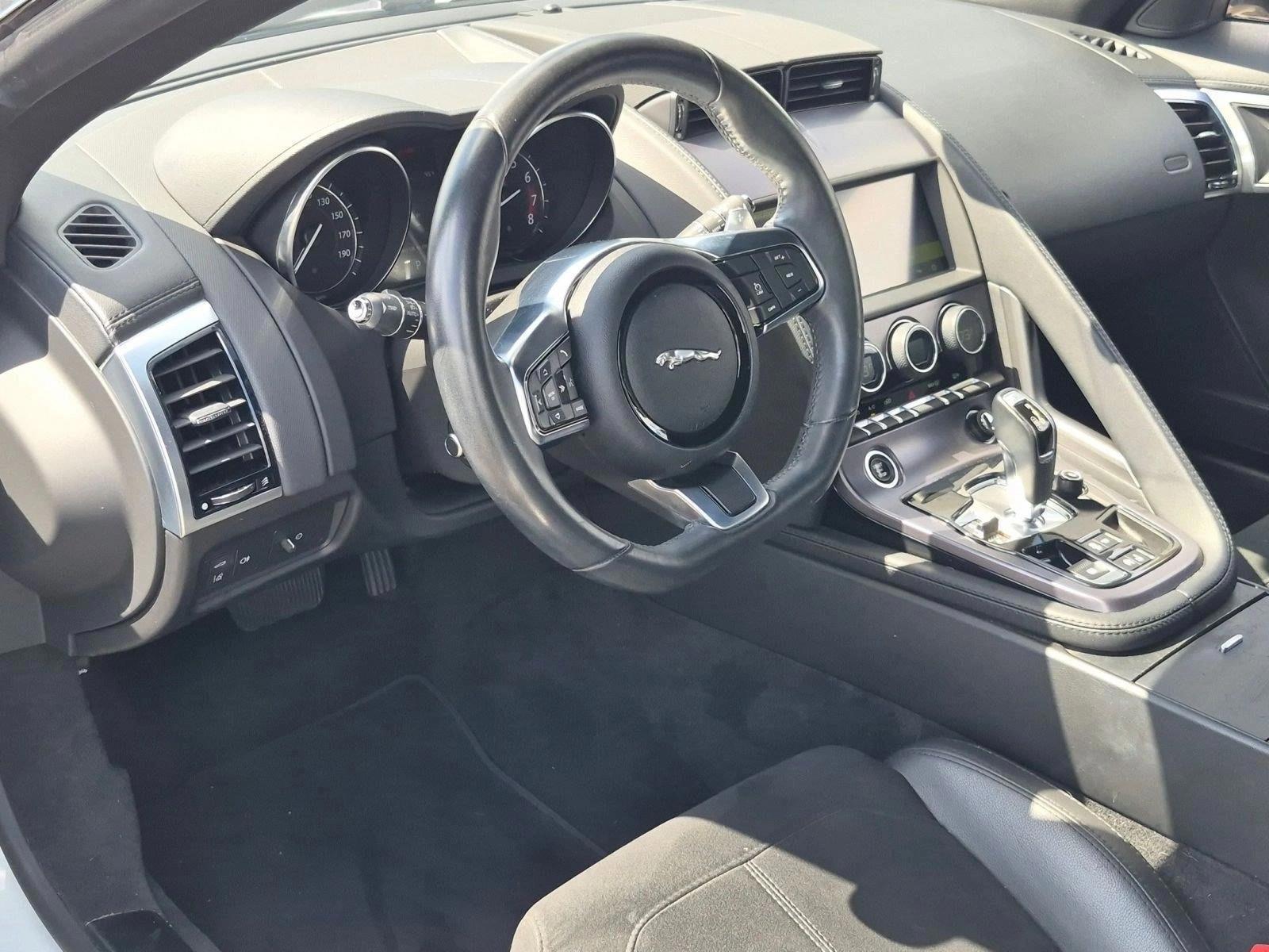 Thumbnail: 2020 Jaguar F-Type - 3