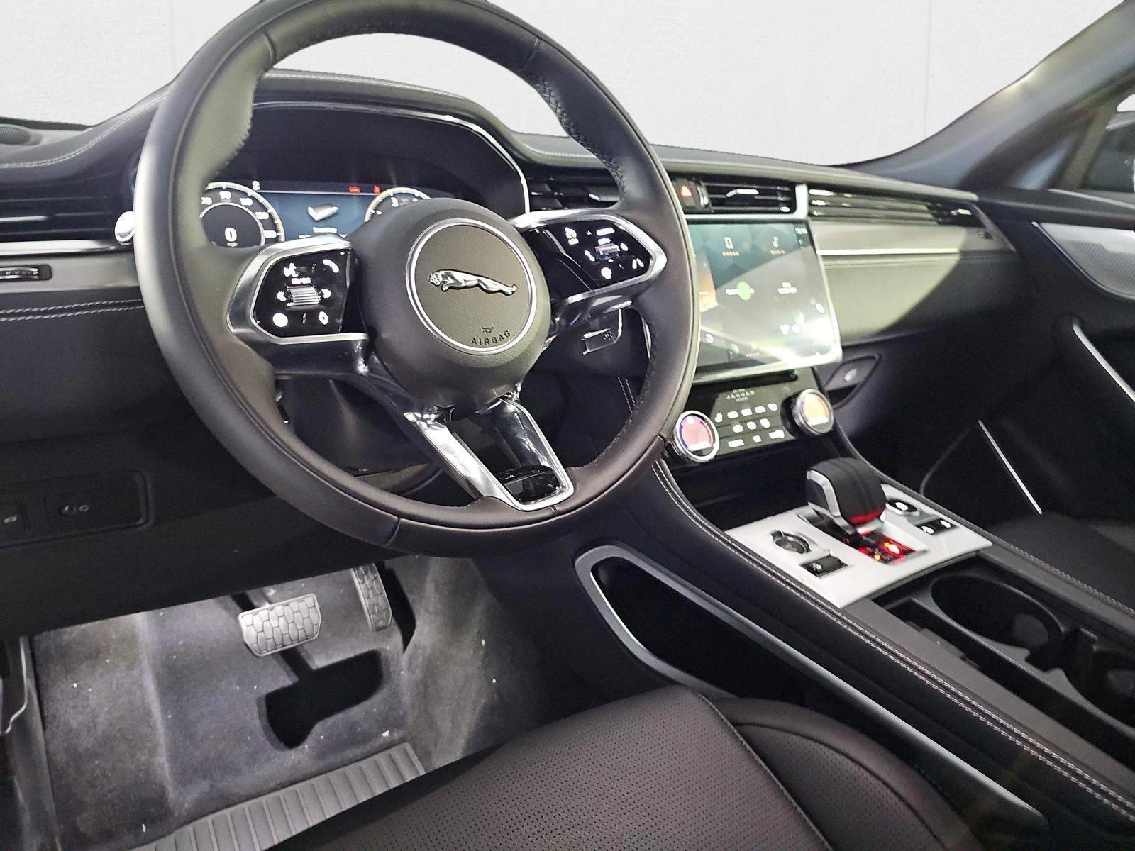 2026 Jaguar F-Pace R-Dynamic S - Photo 16