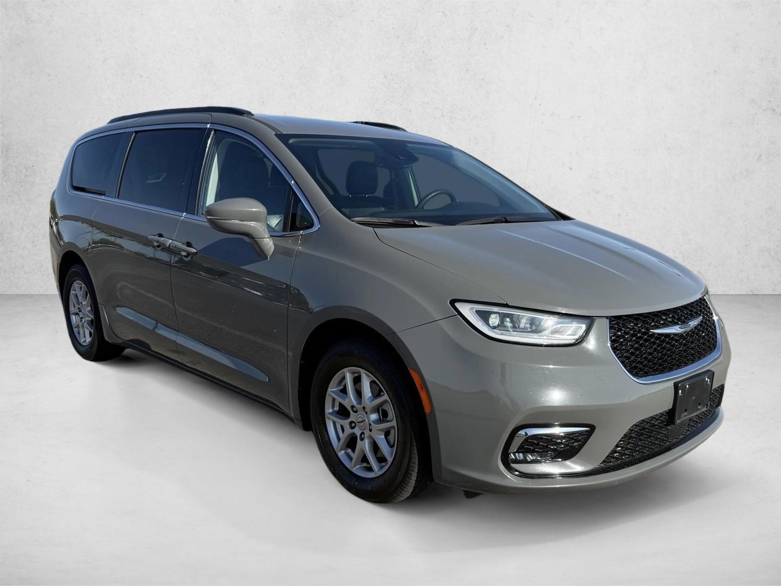 2022 Chrysler Pacifica Touring L - Photo 3