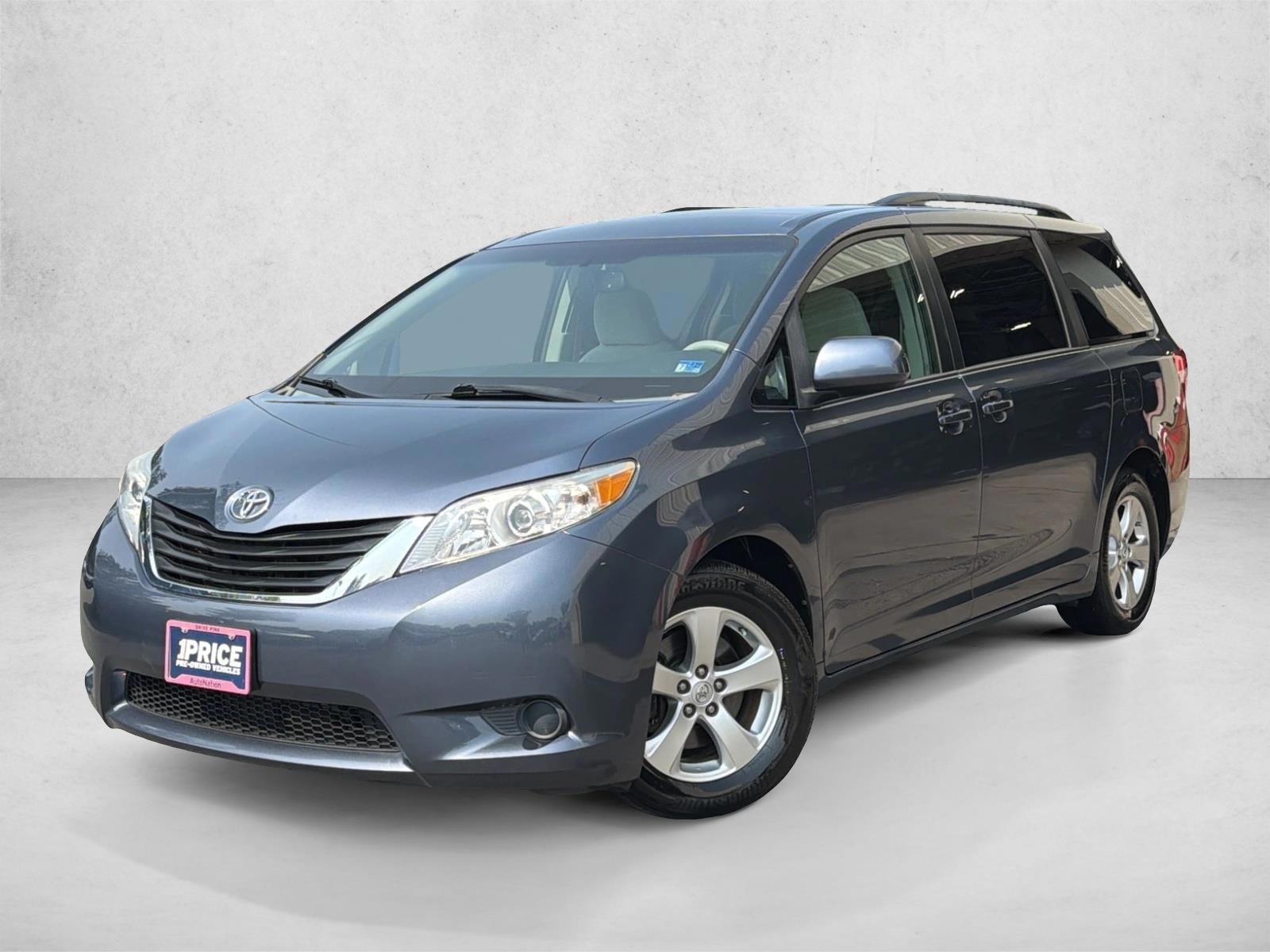 Thumbnail: 2013 Toyota Sienna - 1