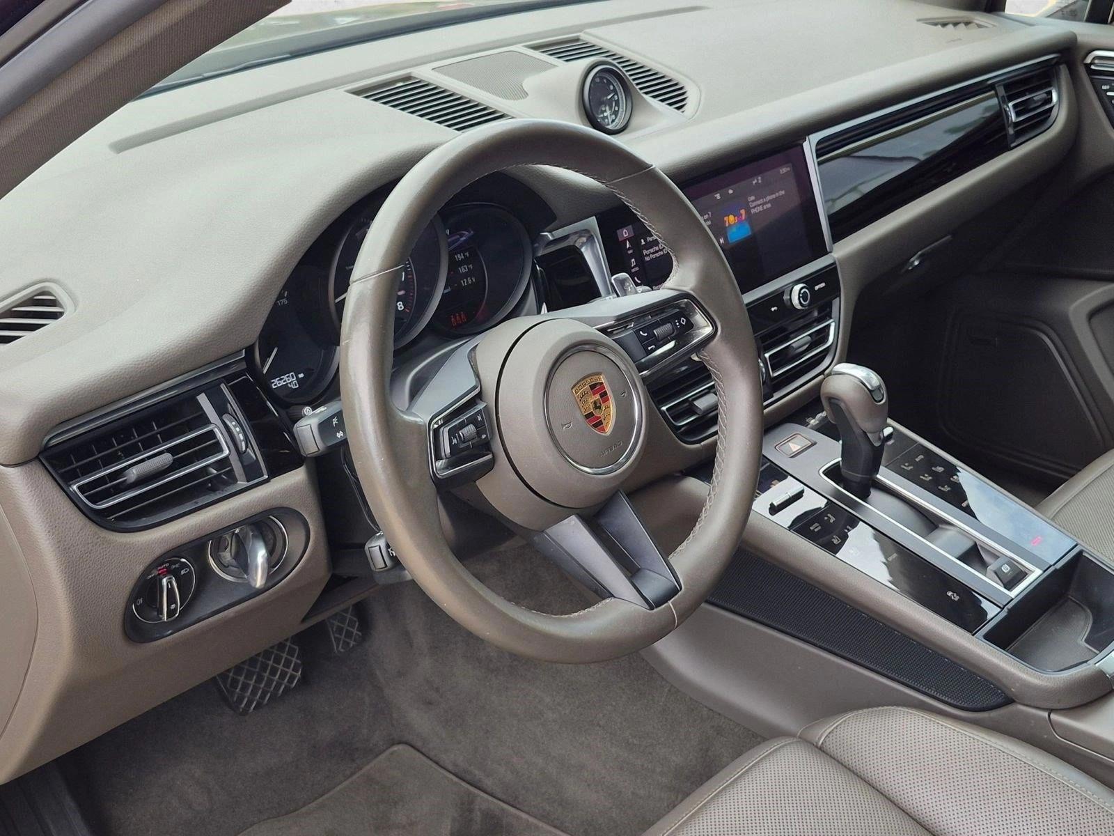 Thumbnail: 2024 Porsche Macan - 3