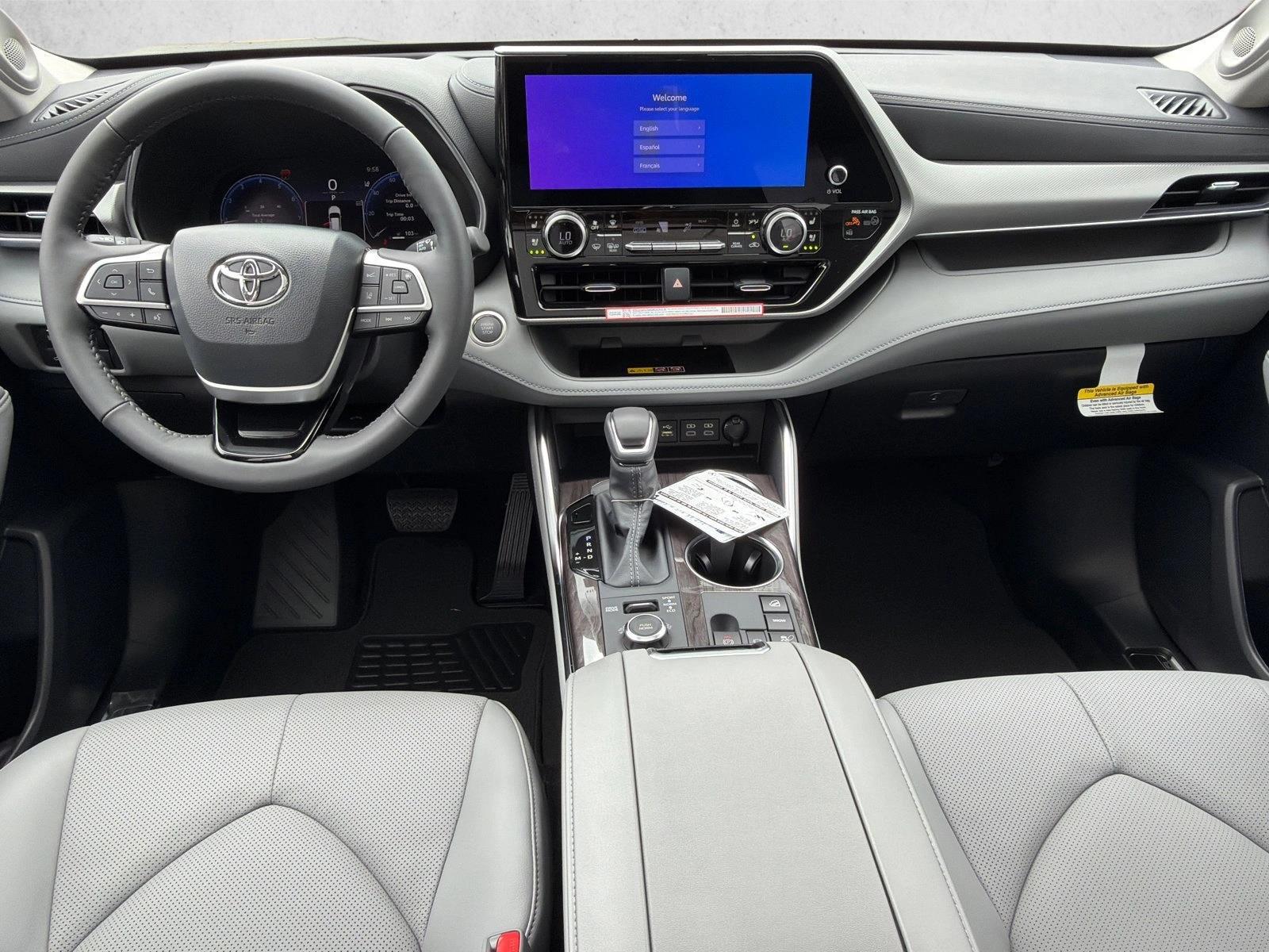 Thumbnail: 2026 Toyota Highlander - 3