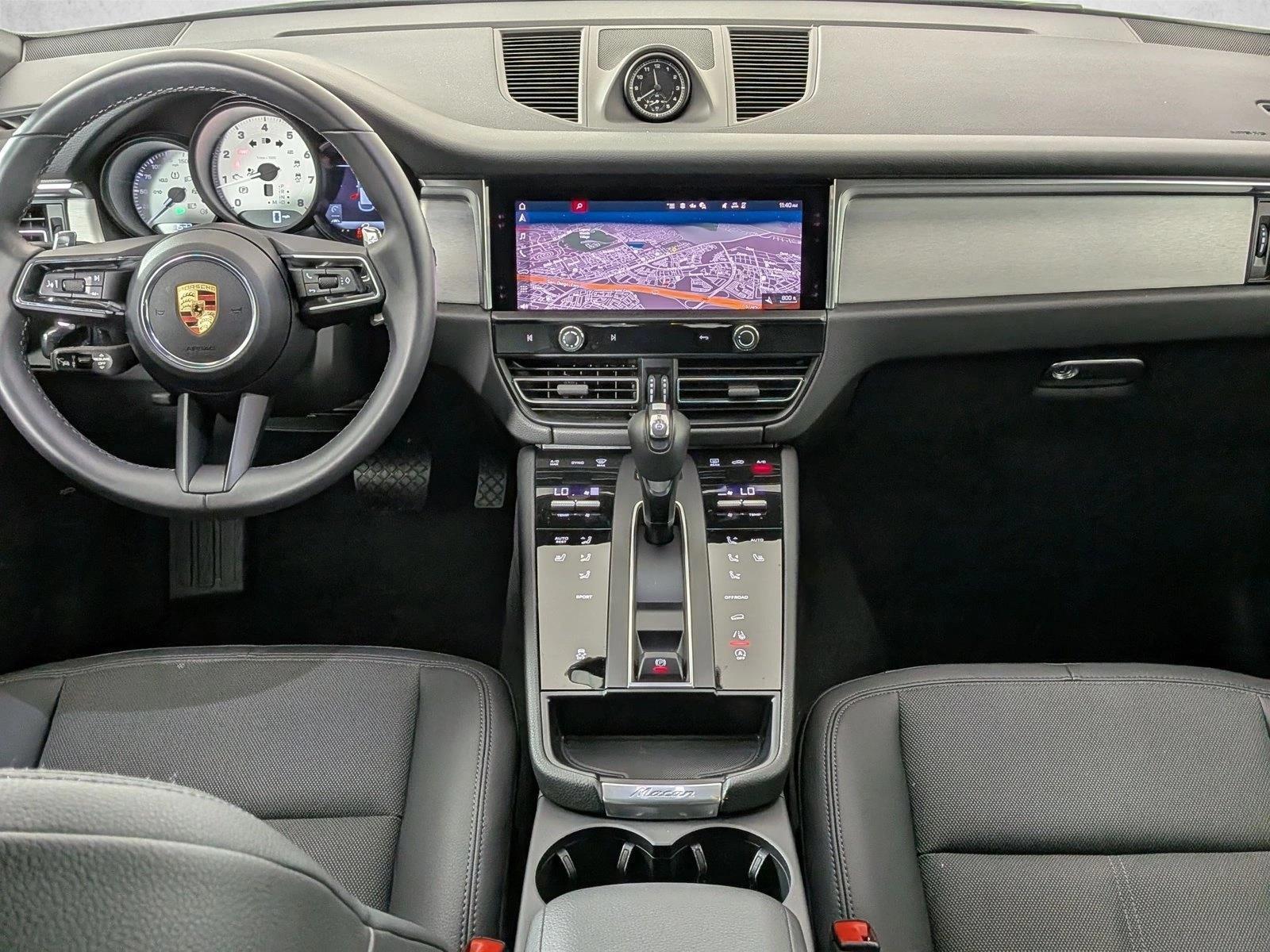 Thumbnail: 2025 Porsche Macan - 4