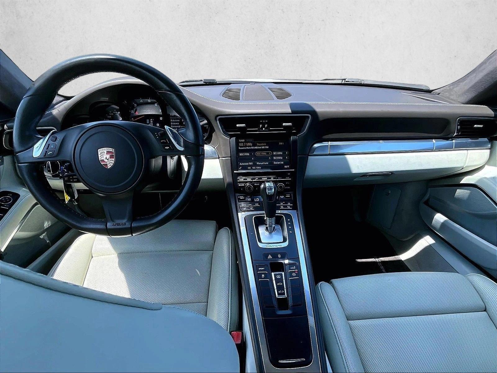 Thumbnail: 2014 Porsche 911 - 4