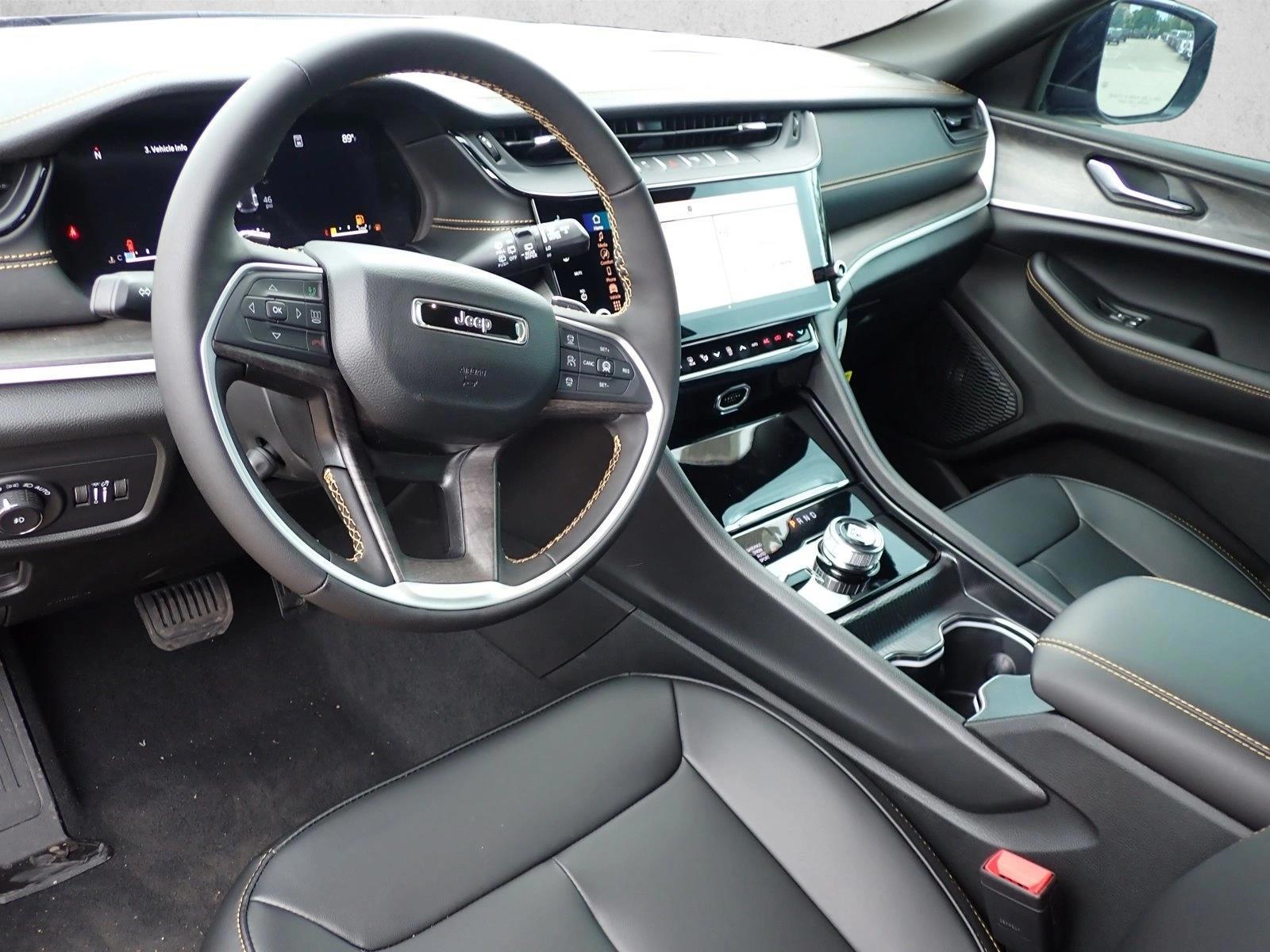 Thumbnail: 2026 Jeep Grand Cherokee - 3