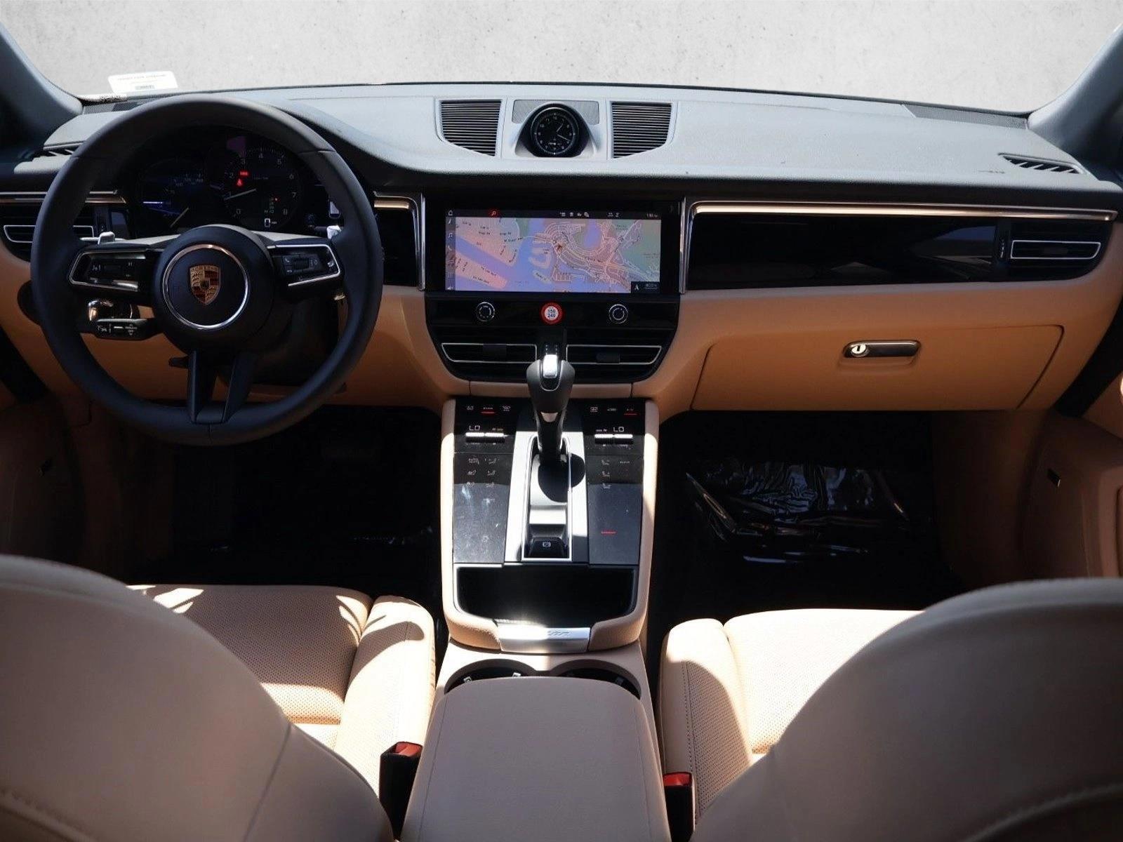 Thumbnail: 2026 Porsche Macan - 4