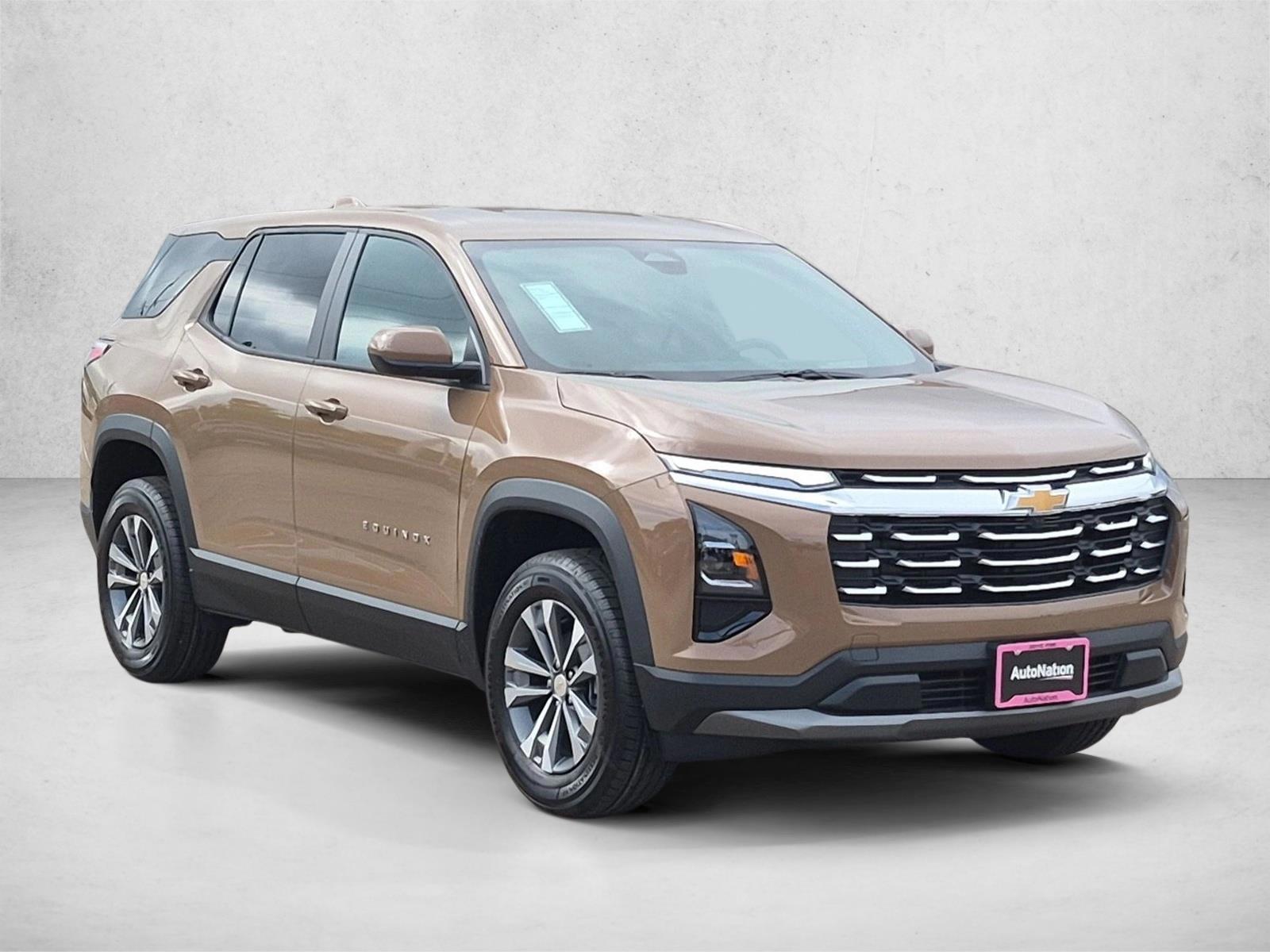 2027 Chevrolet Equinox LT - Photo 7