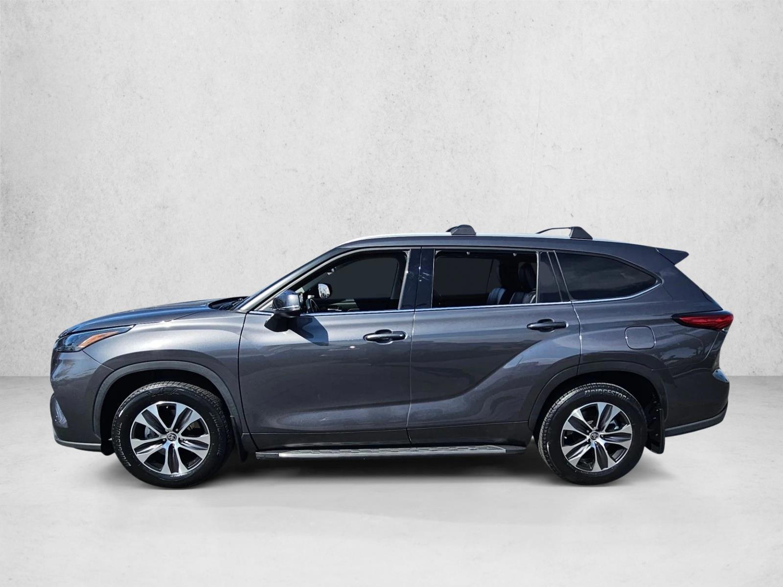 Thumbnail: 2022 Toyota Highlander - 2