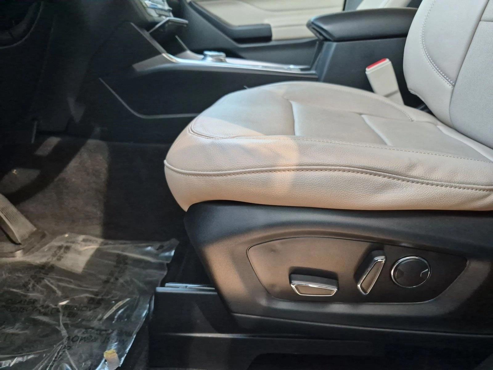 Thumbnail: 2020 Ford Explorer - 4