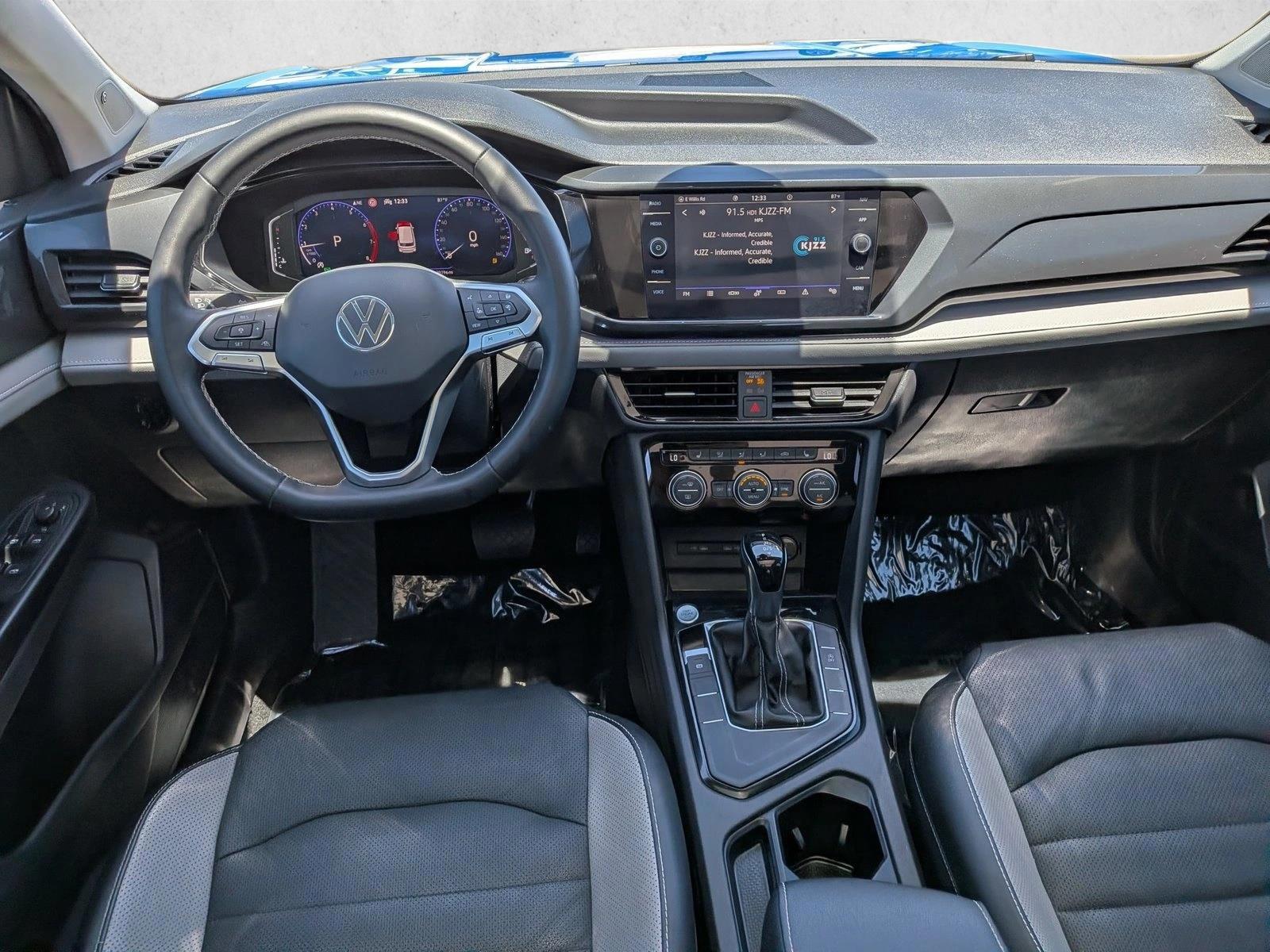 Thumbnail: 2022 Volkswagen Taos - 3