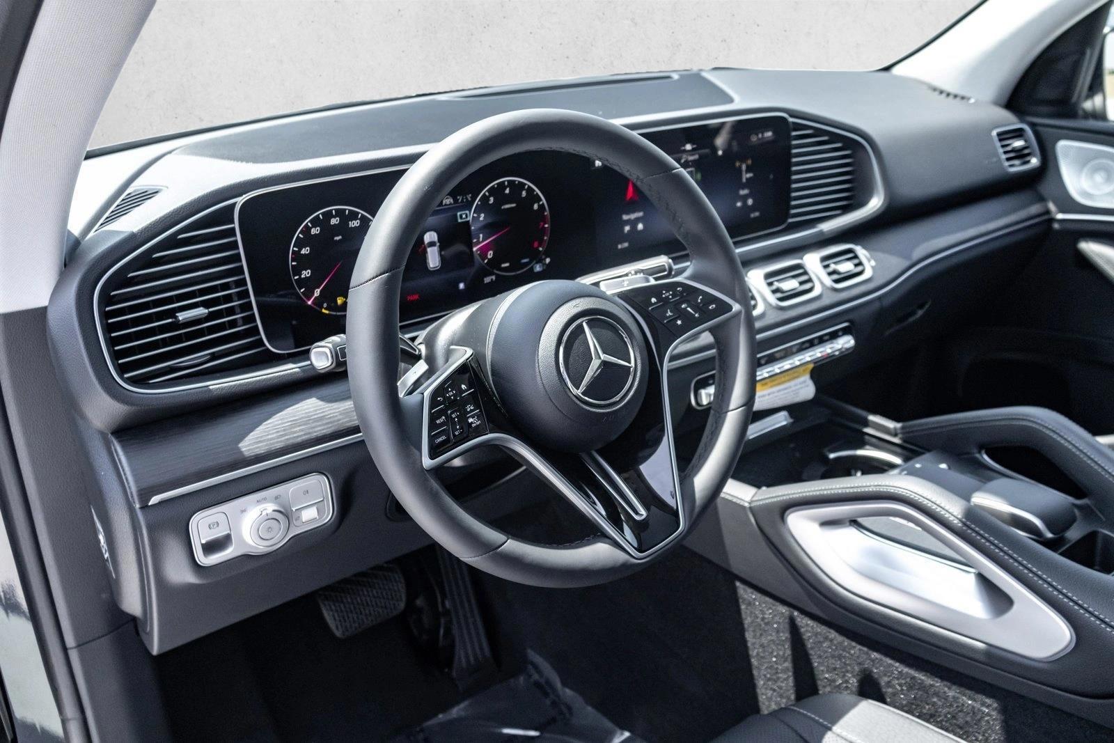 Thumbnail: 2026 Mercedes-Benz GLE - 3