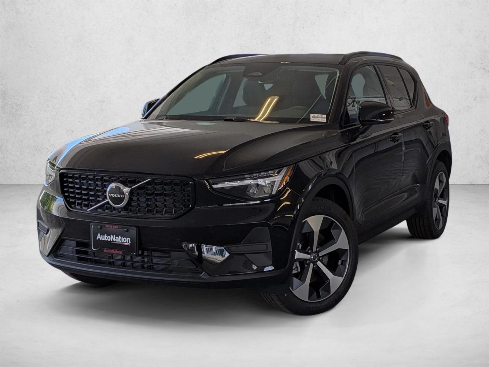 Thumbnail: 2026 Volvo XC40 - 1