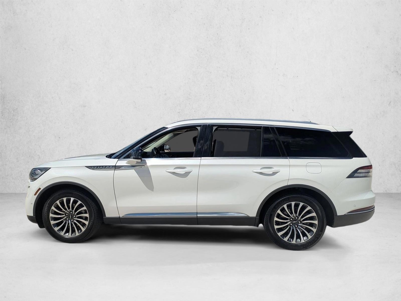 Thumbnail: 2022 Lincoln Aviator - 2