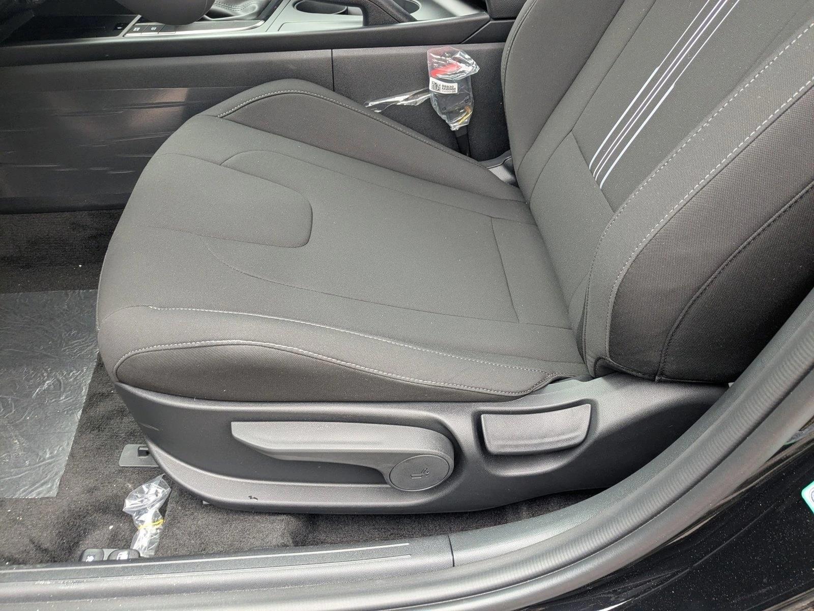 Thumbnail: 2025 Hyundai Elantra - 3