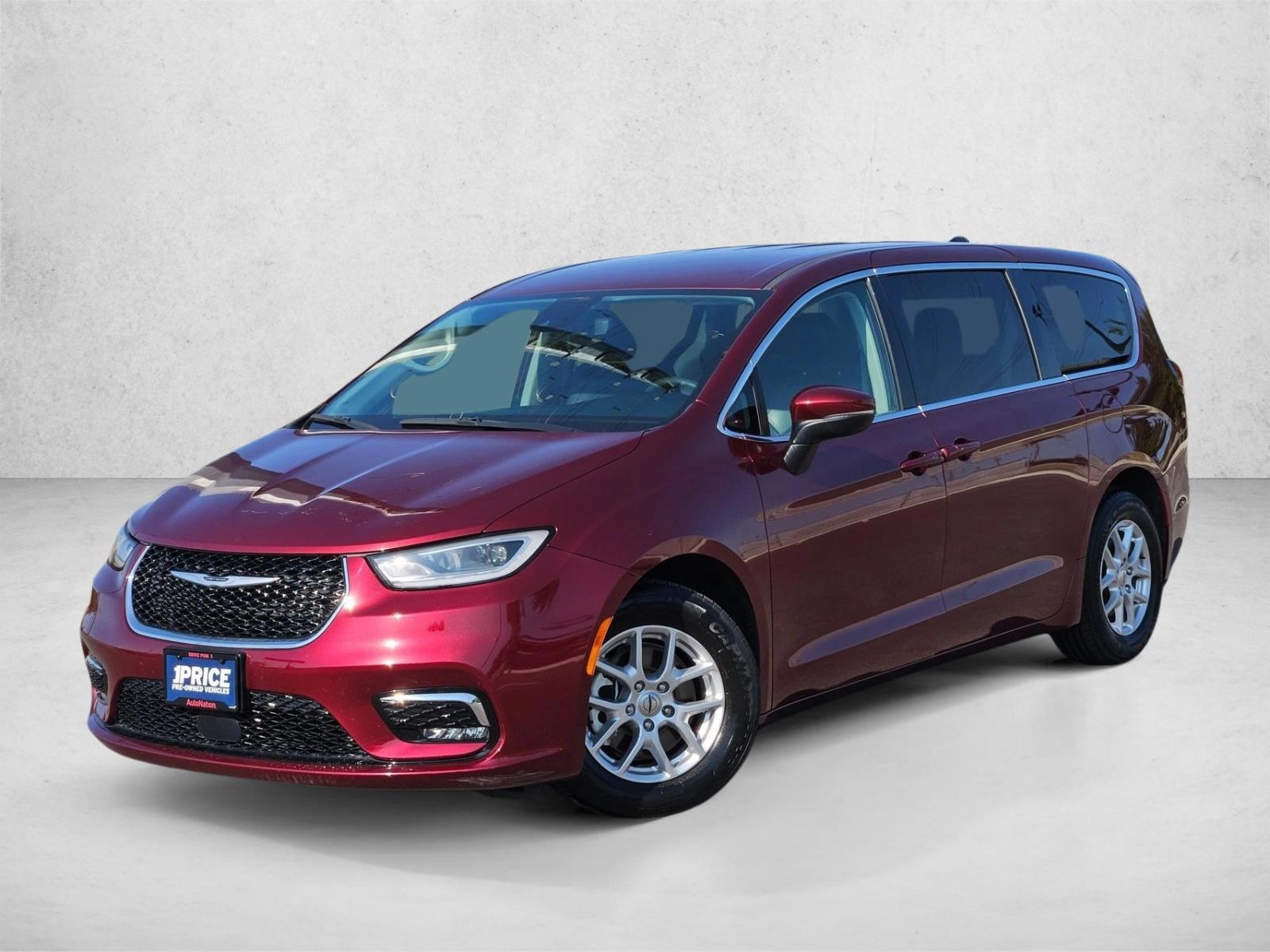 Thumbnail: 2023 Chrysler Pacifica - 1