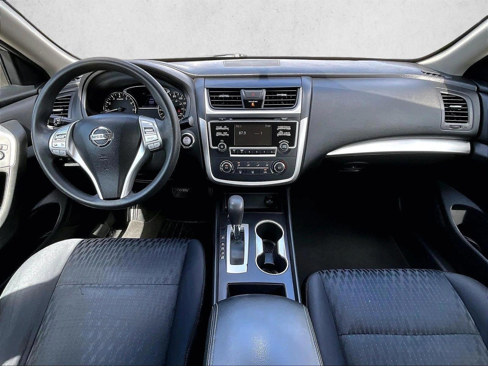Thumbnail: 2017 Nissan Altima - 3