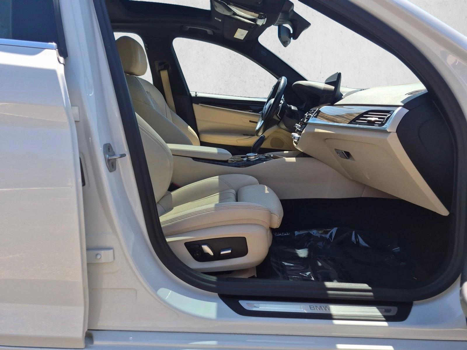 2021 BMW 5 Series 530i - Photo 25