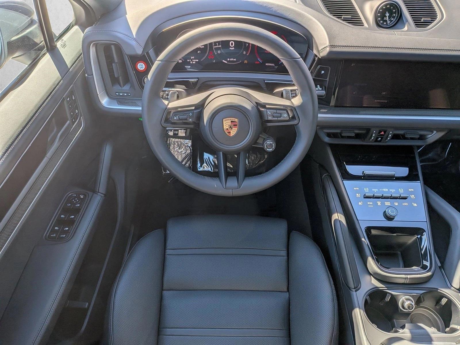 Thumbnail: 2026 Porsche Cayenne - 4
