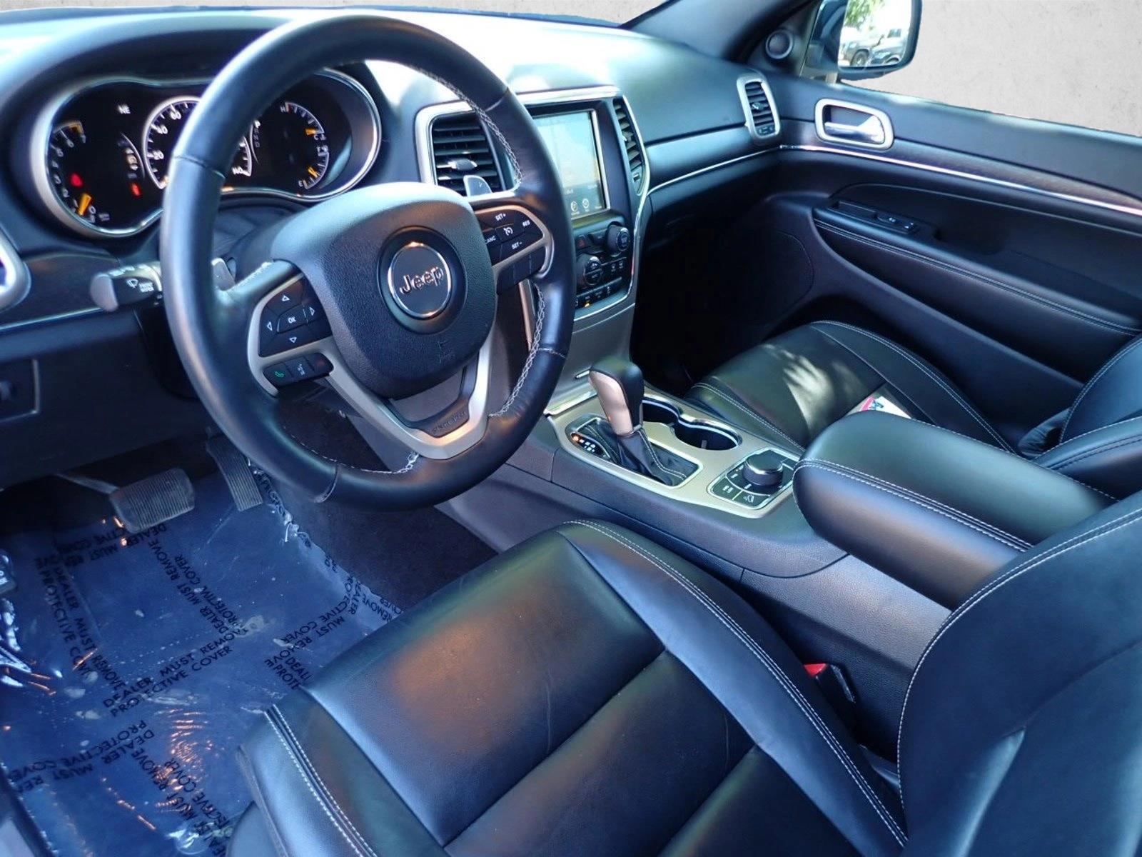 Thumbnail: 2017 Jeep Grand Cherokee - 3