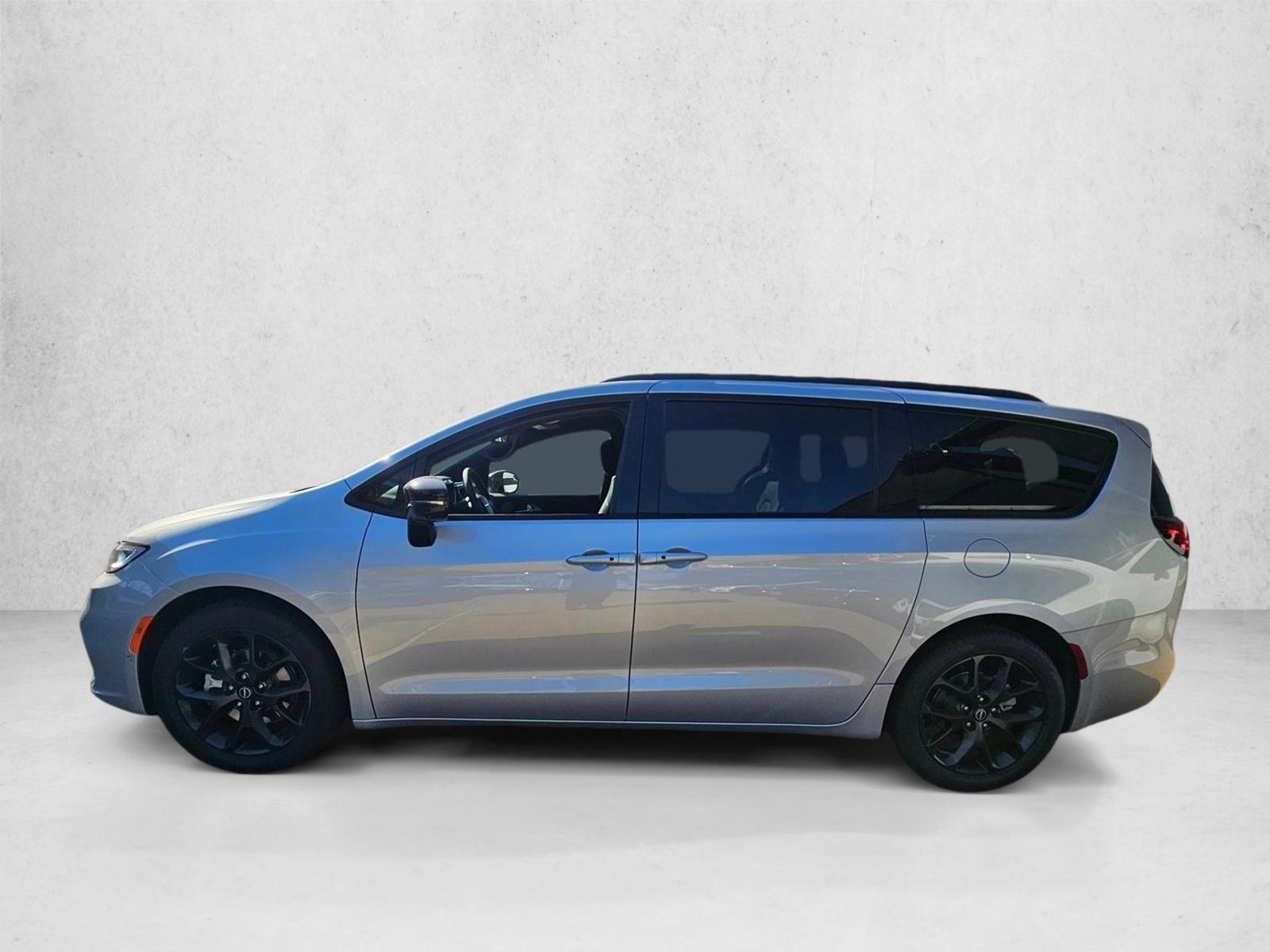 Thumbnail: 2026 Chrysler Pacifica - 2