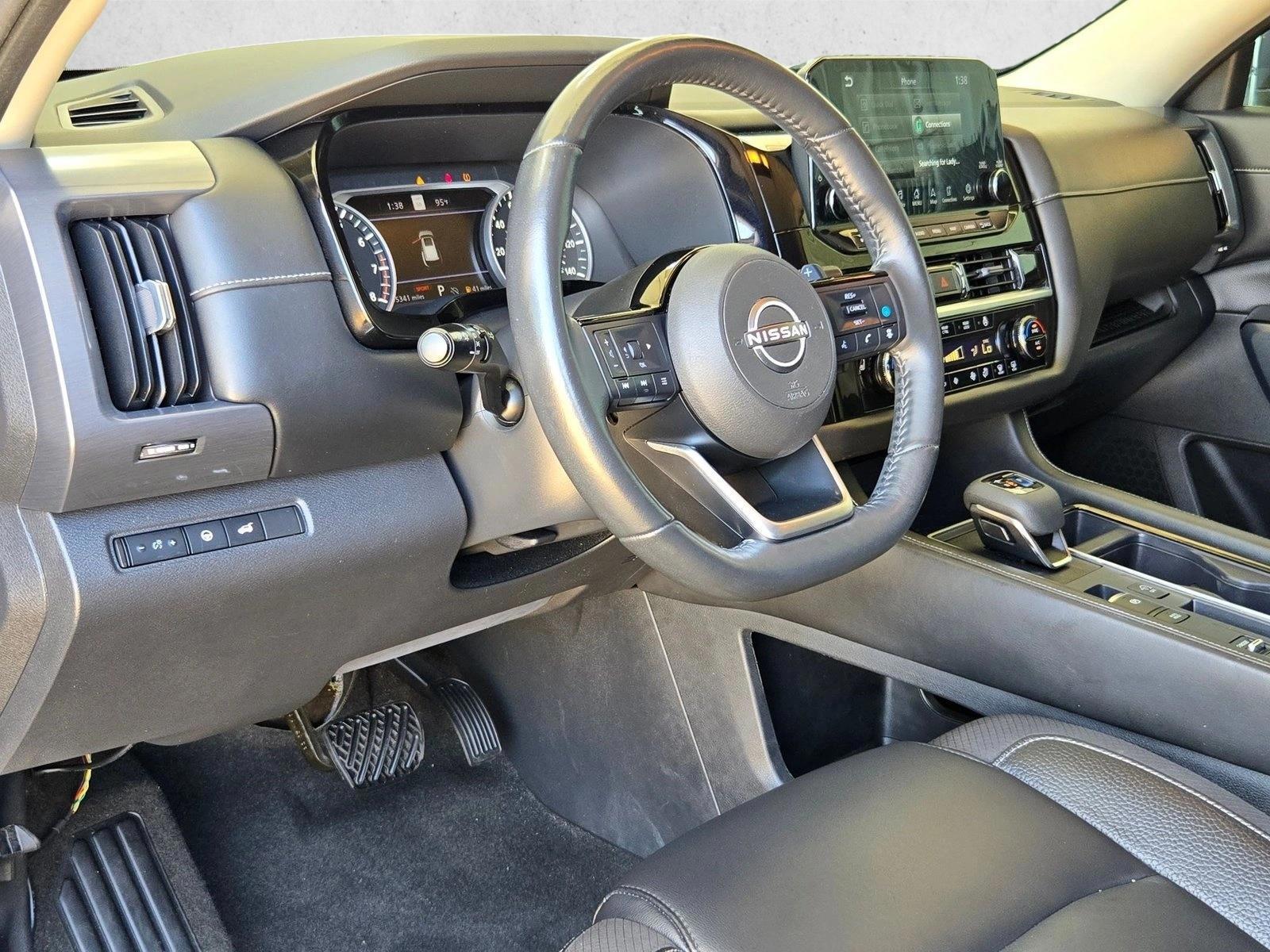 Thumbnail: 2022 Nissan Pathfinder - 3