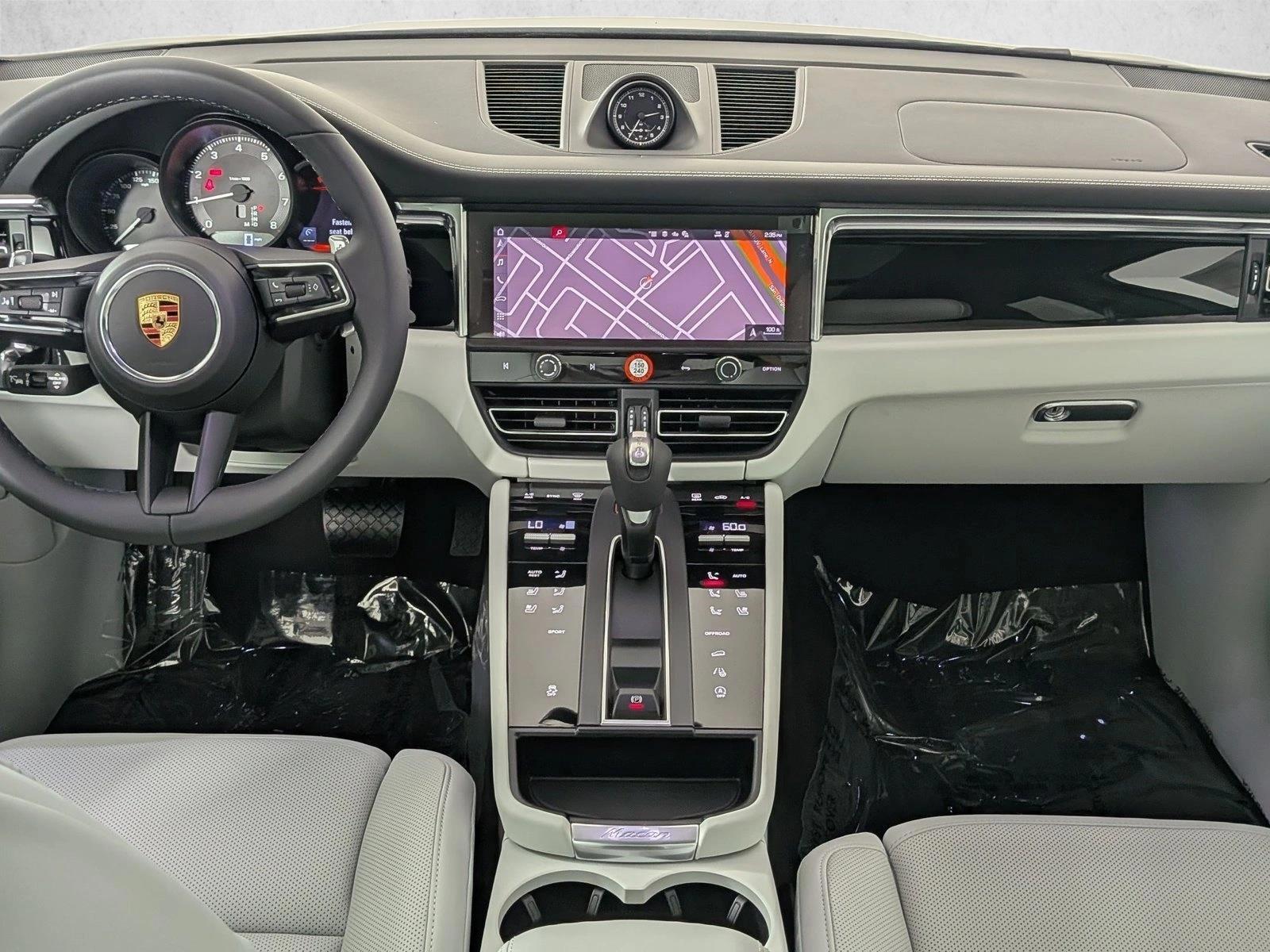 Thumbnail: 2026 Porsche Macan - 4