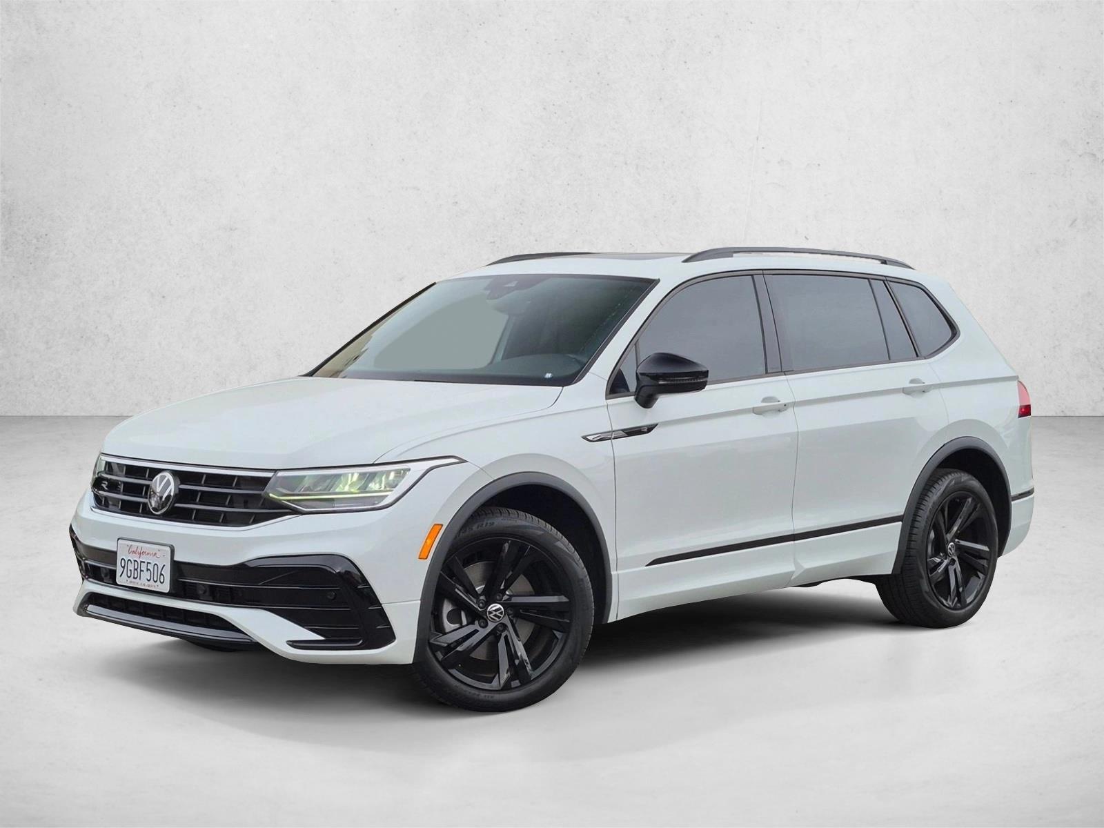 Thumbnail: 2023 Volkswagen Tiguan - 1