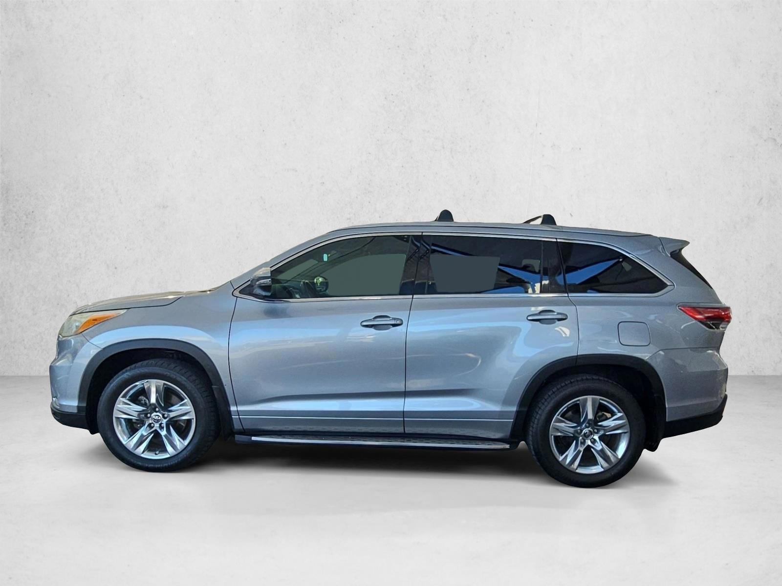Thumbnail: 2016 Toyota Highlander - 2