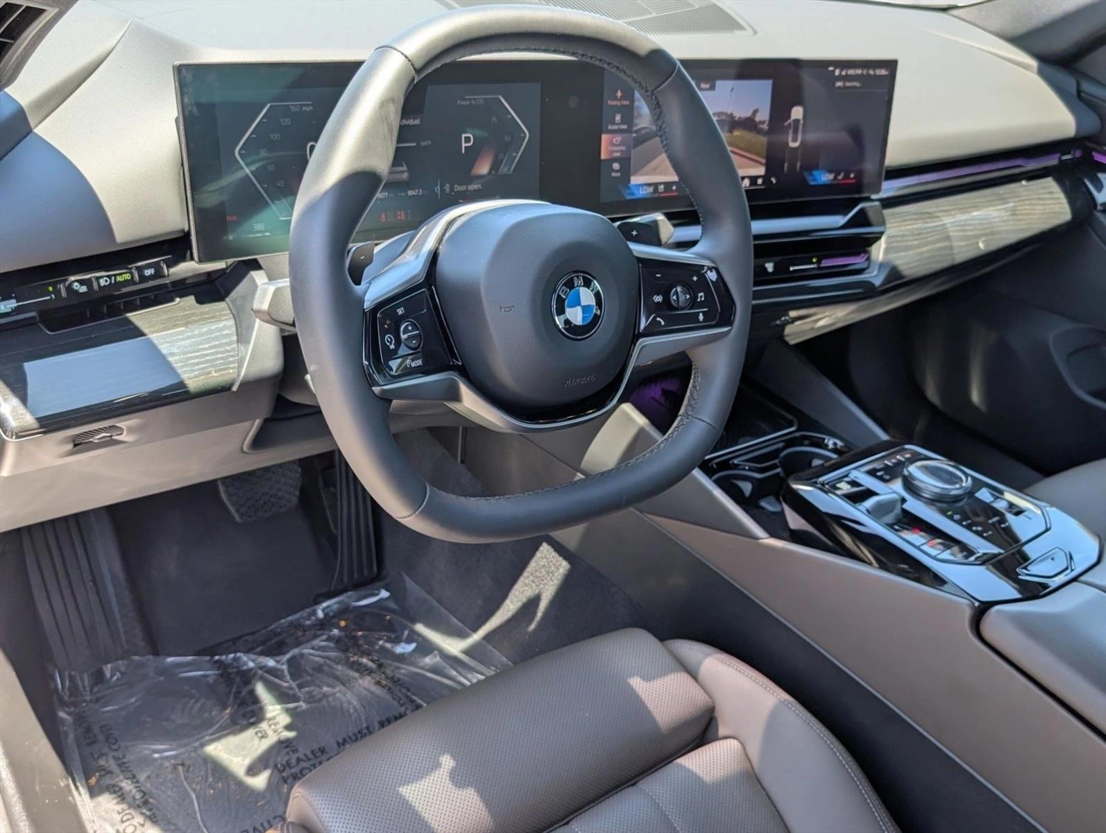 Thumbnail: 2025 BMW 5 Series - 3