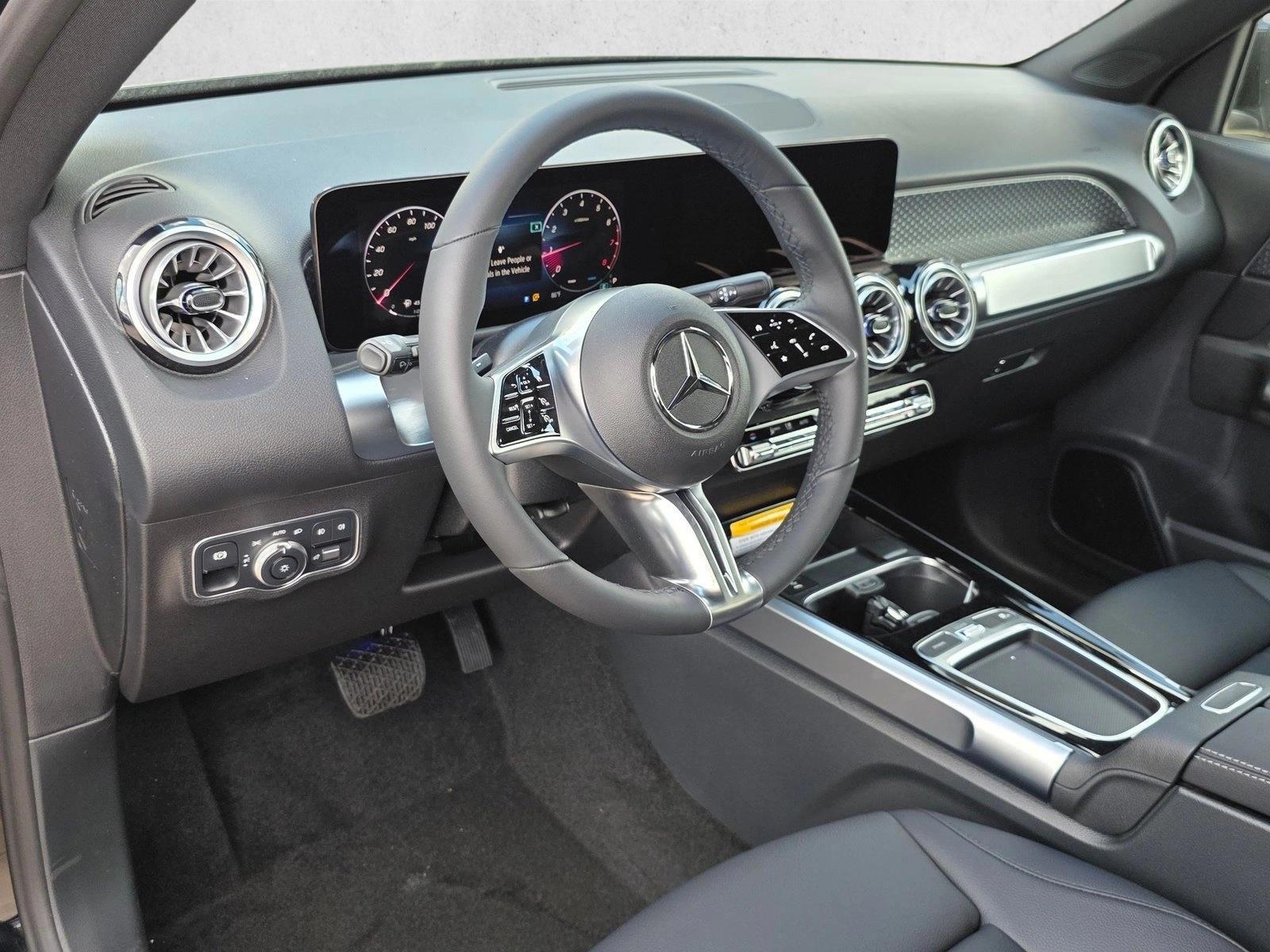 Thumbnail: 2026 Mercedes-Benz GLB - 3