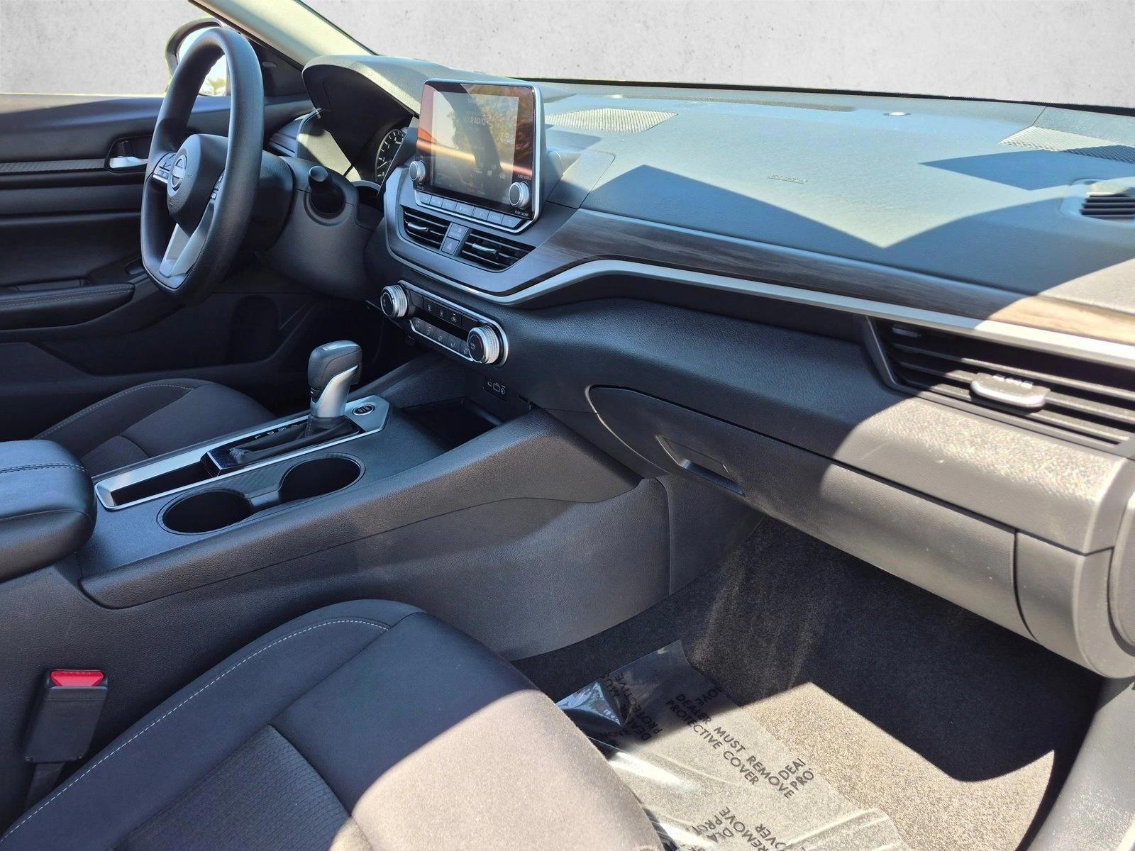 2025 Nissan Altima SV - Photo 27