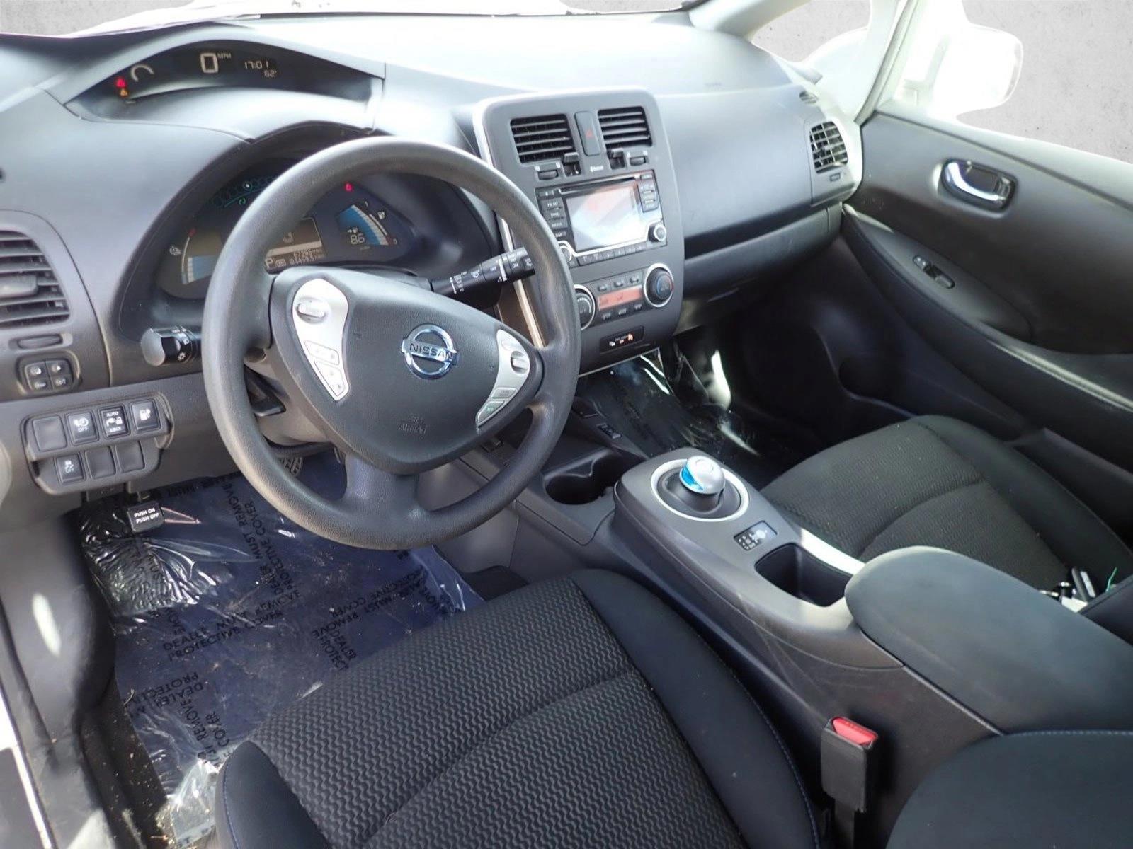 Thumbnail: 2017 Nissan Leaf - 3