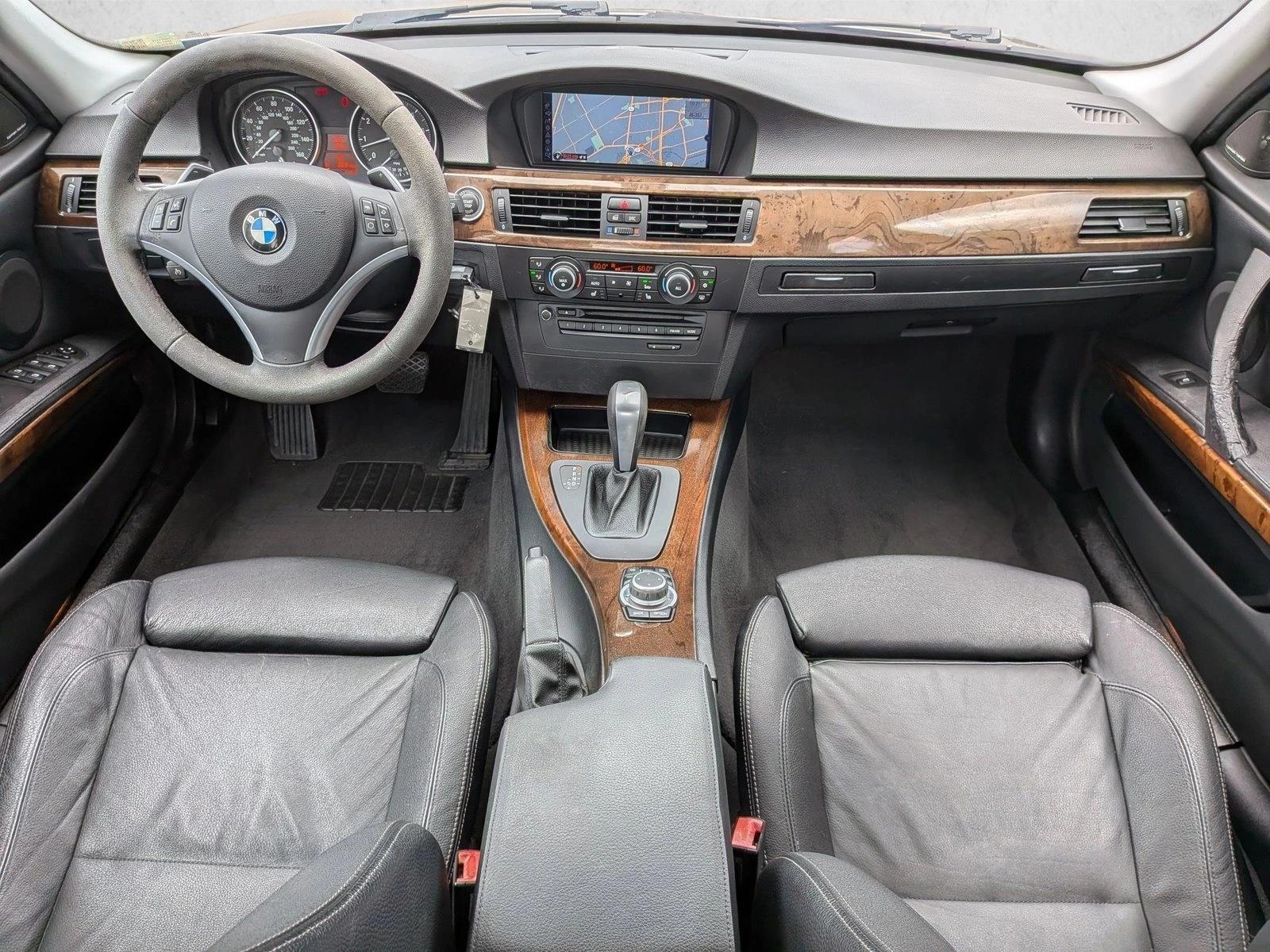 Thumbnail: 2011 BMW 3 Series - 4