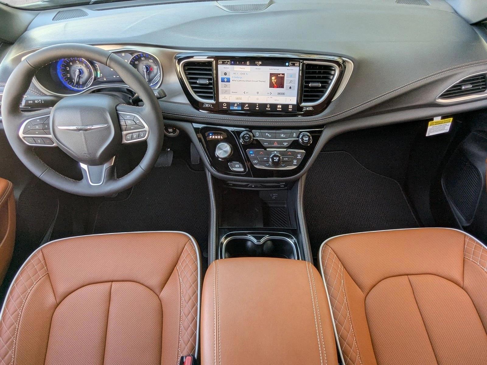 Thumbnail: 2026 Chrysler Pacifica - 4