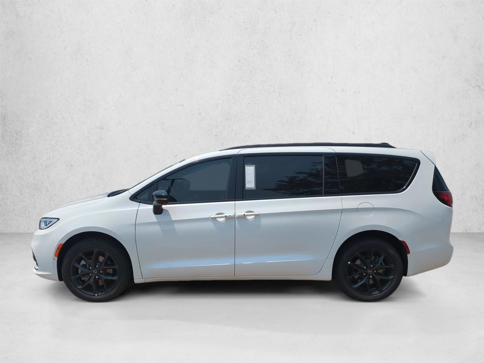 Thumbnail: 2026 Chrysler Pacifica - 2