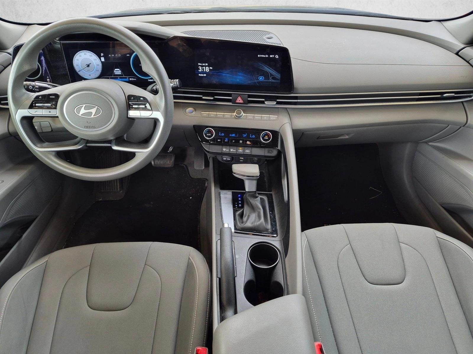 Thumbnail: 2024 Hyundai Elantra - 3