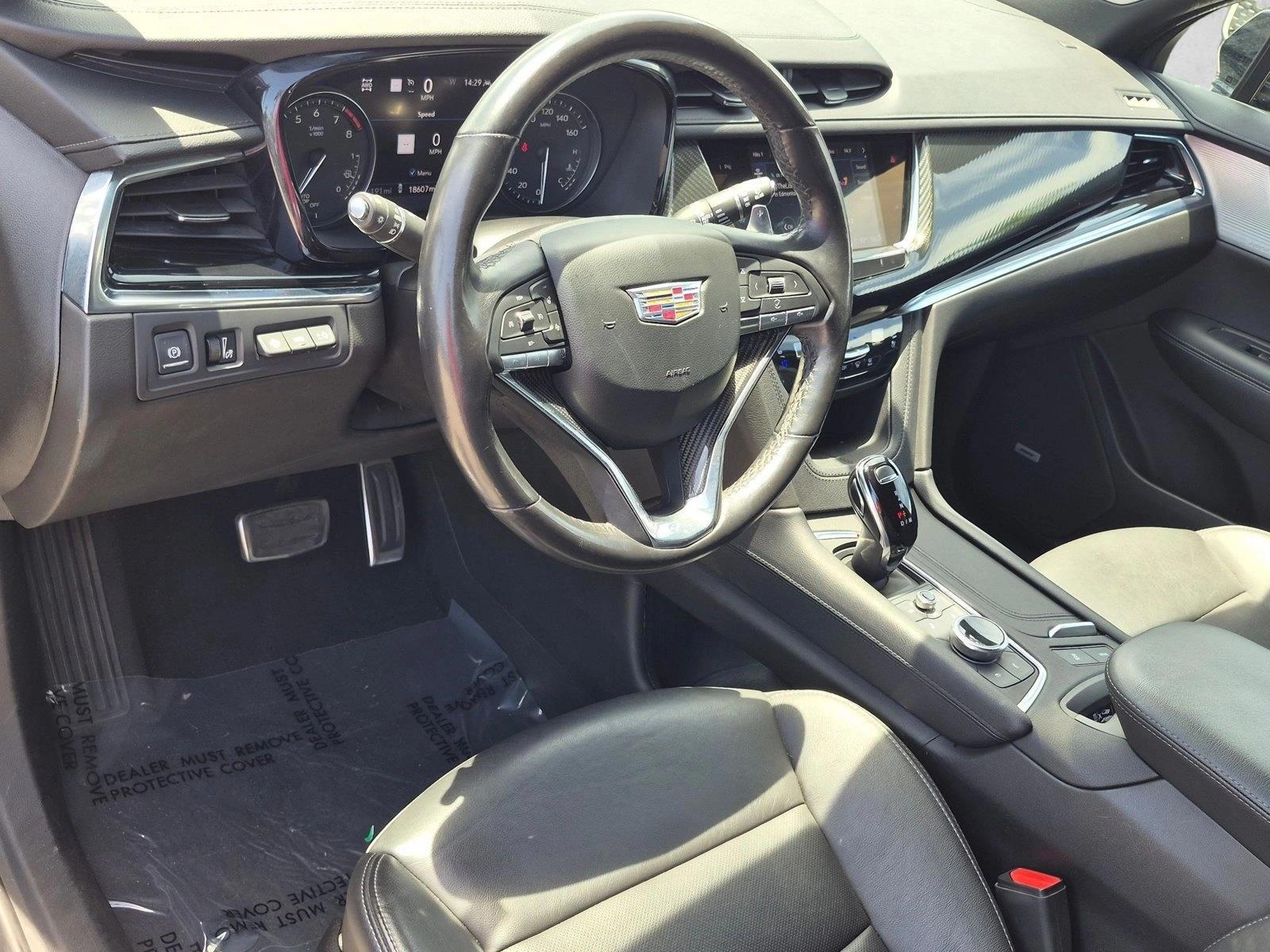 Thumbnail: 2021 Cadillac XT6 - 3
