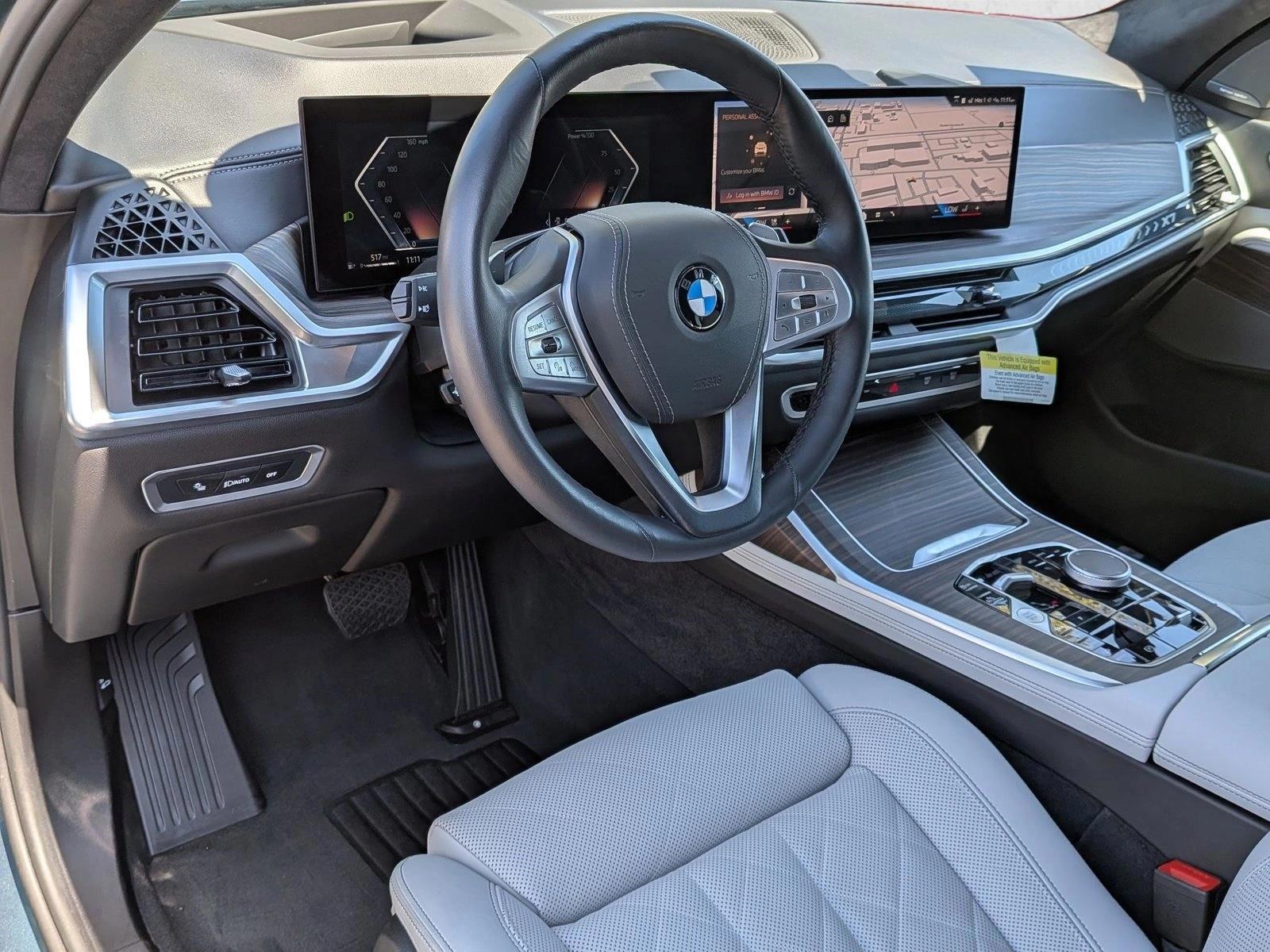 Thumbnail: 2025 BMW X7 - 3